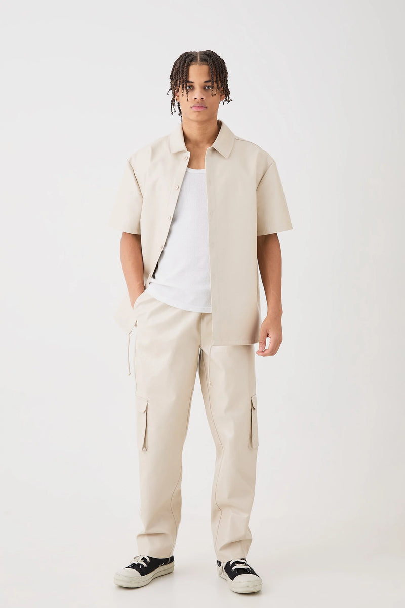 CONJUNTO DE SOBRECAMISA DE MANGA CURTA E CALÇA CARGO