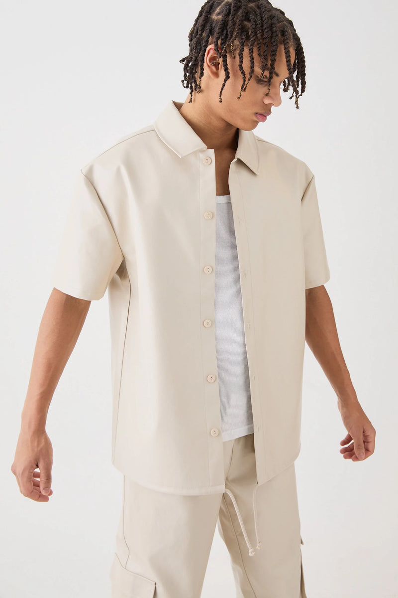 CONJUNTO DE SOBRECAMISA DE MANGA CURTA E CALÇA CARGO