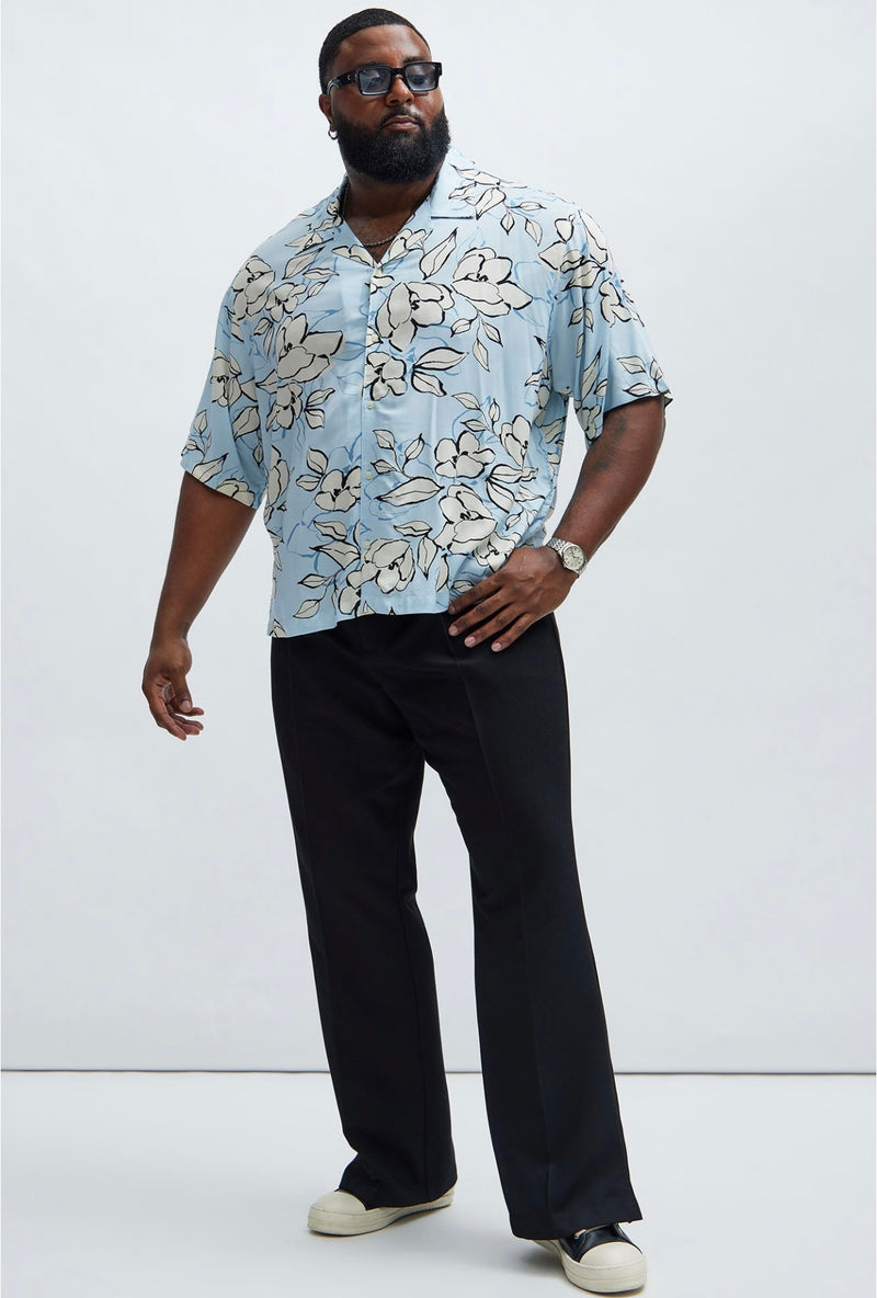 Camisa de botões com tema floral - Azul Claro