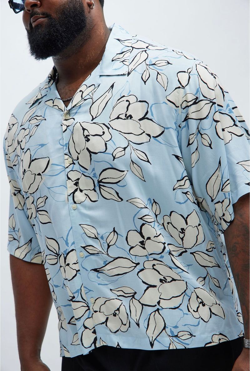 Camisa de botões com tema floral - Azul Claro