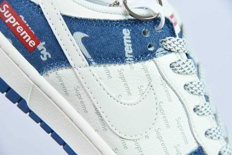 Nike Dunk Low Supreme