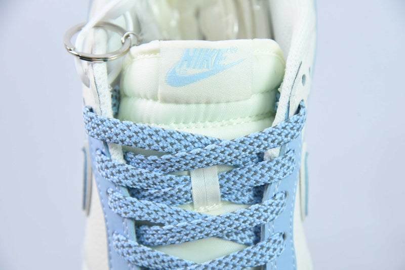Nike SB Dunk x Supreme