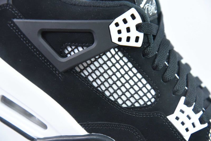 Jordan 4 Retro White Thunder