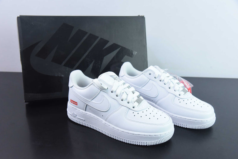 Nike Air Force 1 Low Supreme Branco