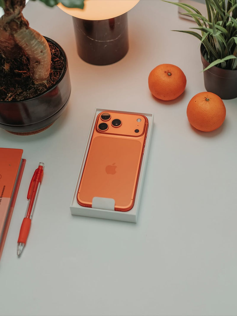 IPhone 17 Pro Max "Cosmic Orange"