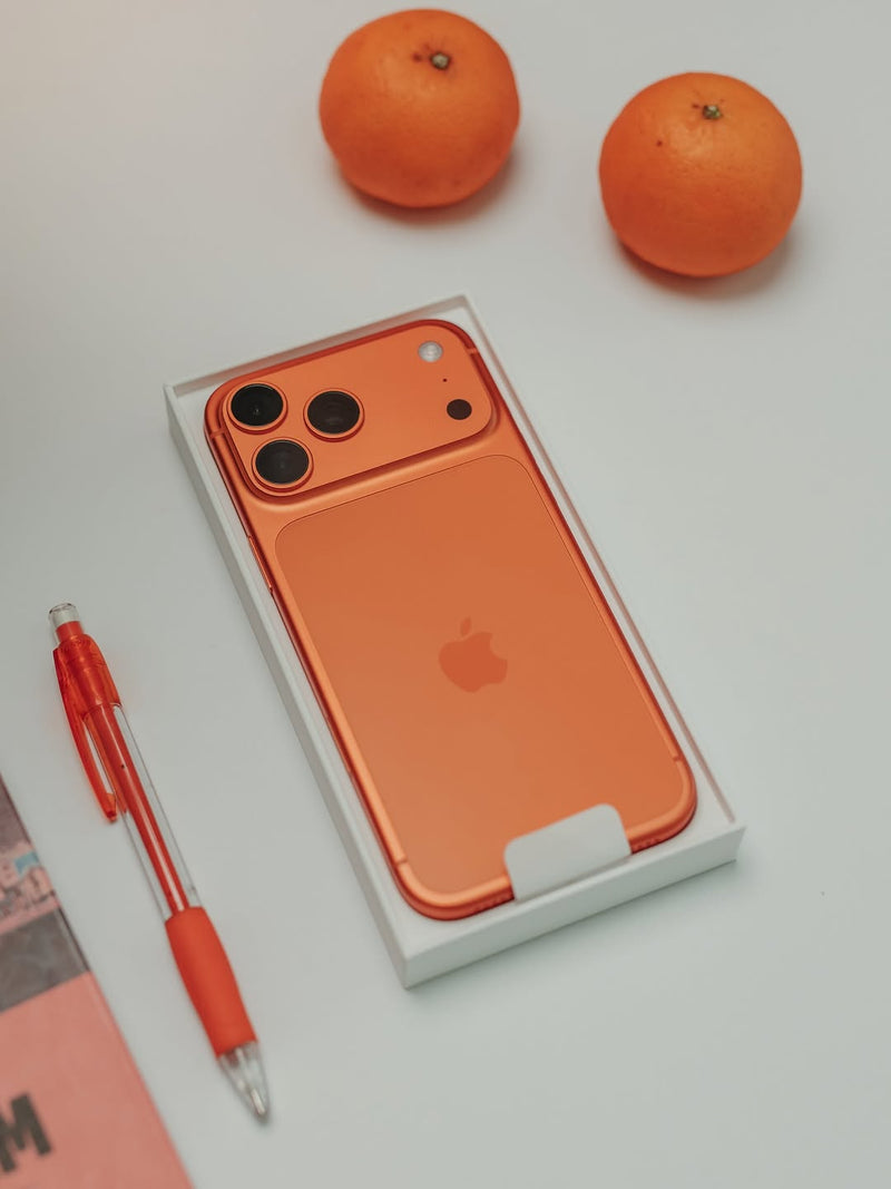 IPhone 17 Pro Max "Cosmic Orange"