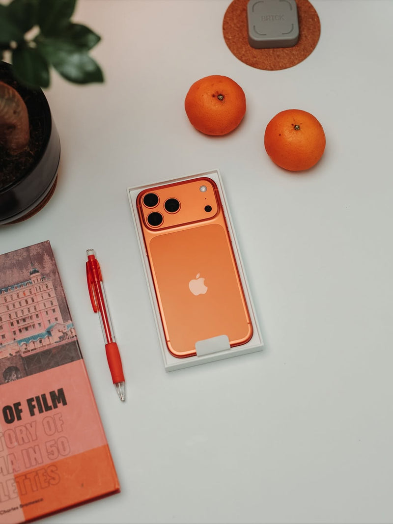 IPhone 17 Pro Max "Cosmic Orange"