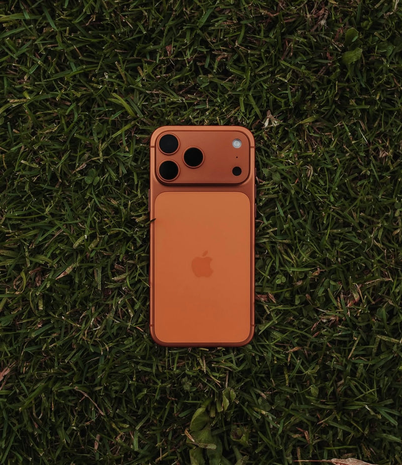 IPhone 17 Pro Max "Cosmic Orange"