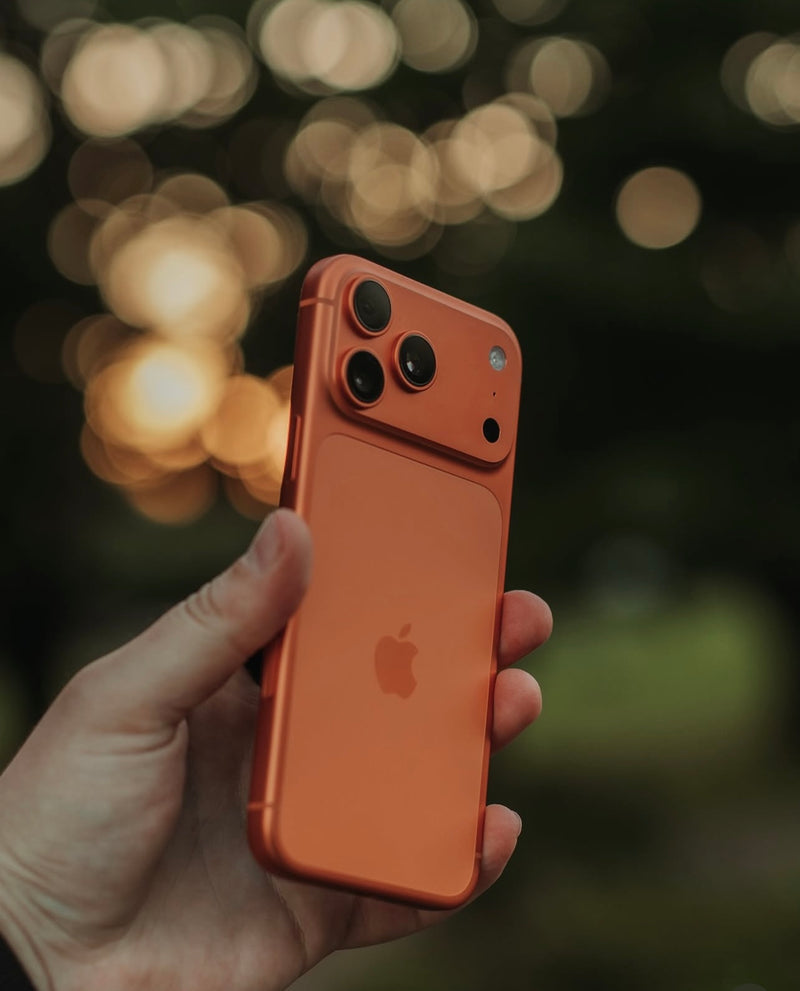 IPhone 17 Pro Max "Cosmic Orange"